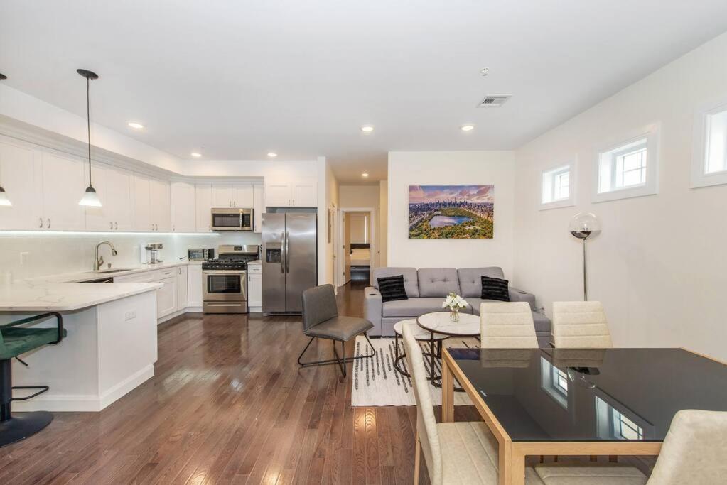 Stylish Chic Condo Nyc At Fingertips Норт-Берген Экстерьер фото