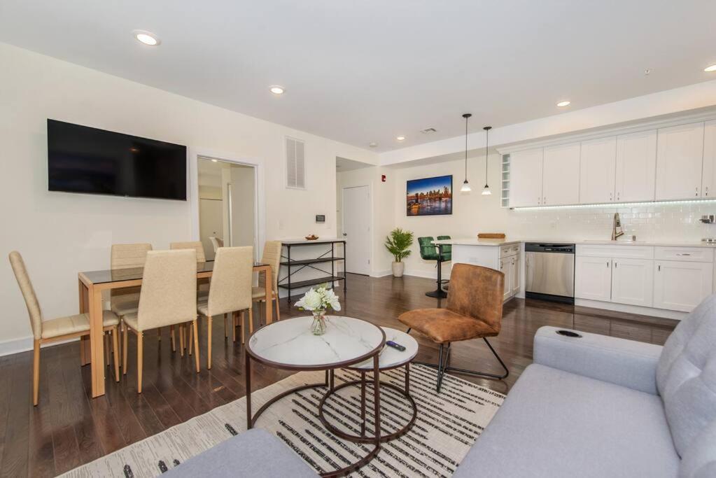 Stylish Chic Condo Nyc At Fingertips Норт-Берген Экстерьер фото